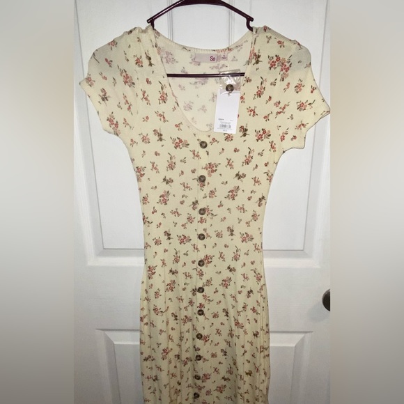 SO Dresses & Skirts - flower Knitted skater dress size small